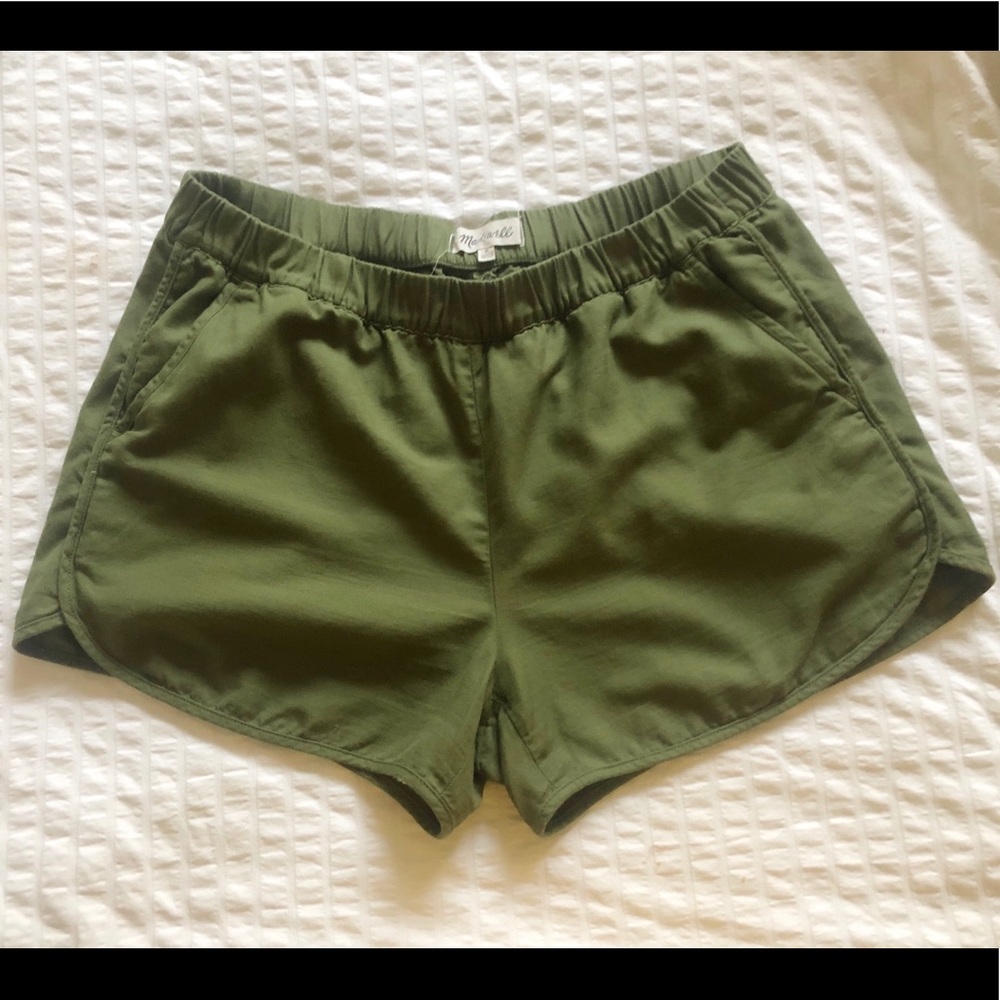 SOLD • Madewell pull on shorts